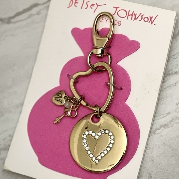 NWT BETSEY JOHNSON Heart “Love” Key Fob/Chain - Picture 3 of 5